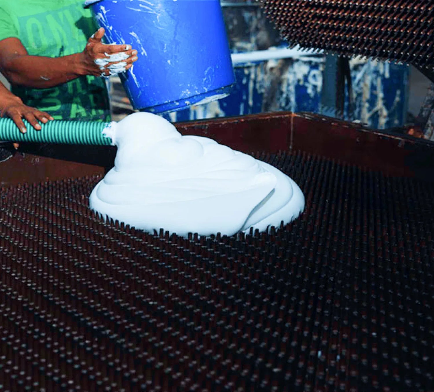 Latex mattress manufacturing process - Dunlop method